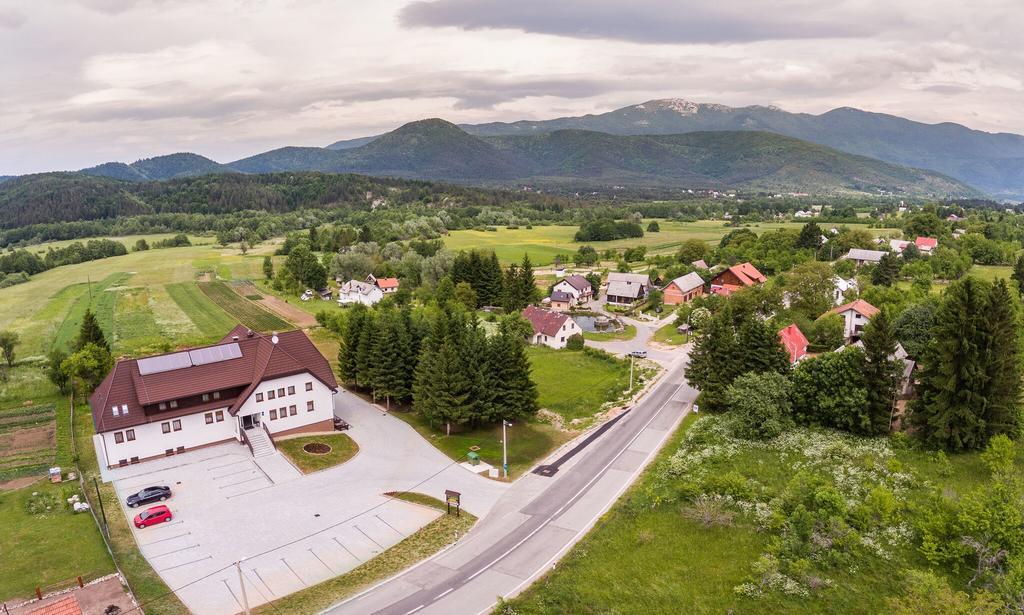 B&B Villa Angy Korenica Bagian luar foto