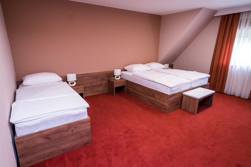 B&B Villa Angy Korenica Bagian luar foto
