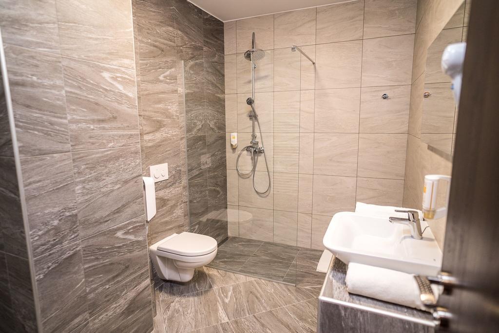 B&B Villa Angy Korenica Bagian luar foto