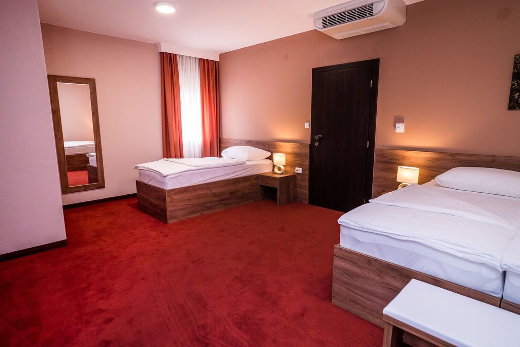 B&B Villa Angy Korenica Bagian luar foto