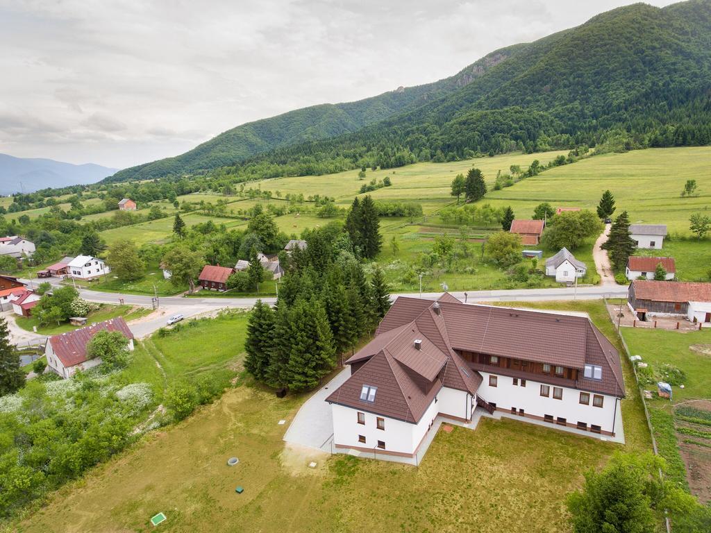 B&B Villa Angy Korenica Bagian luar foto