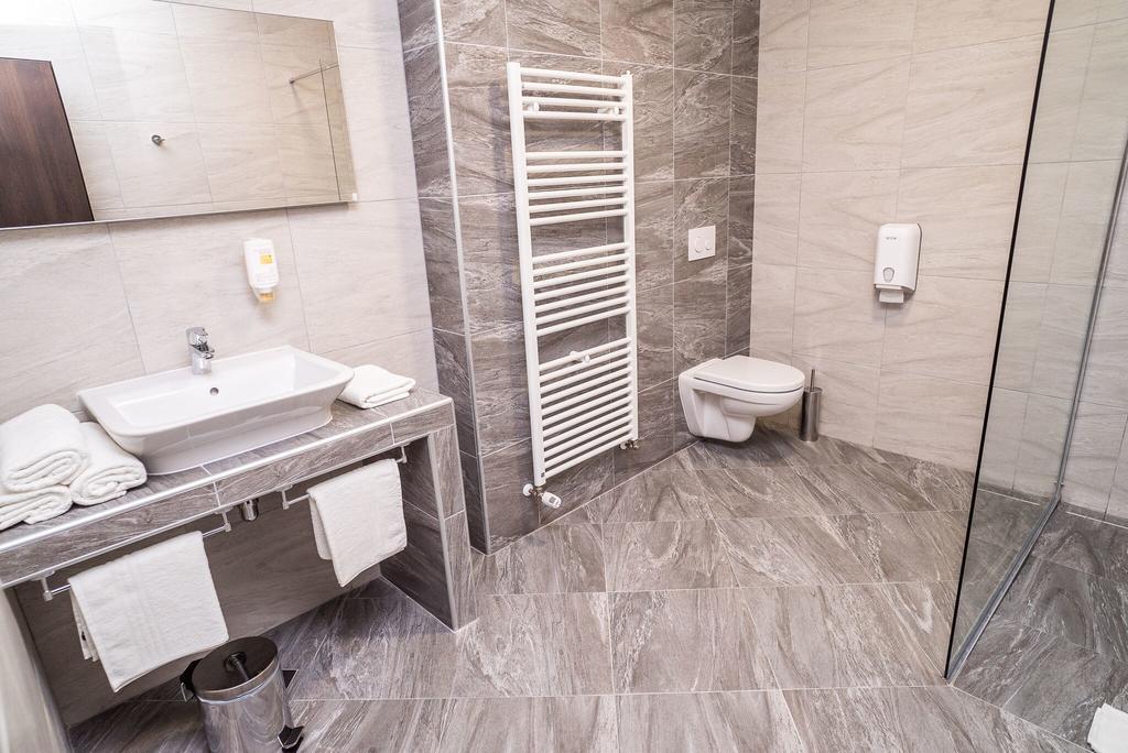 B&B Villa Angy Korenica Bagian luar foto