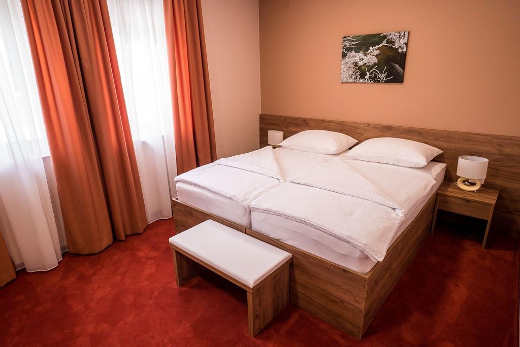 B&B Villa Angy Korenica Bagian luar foto