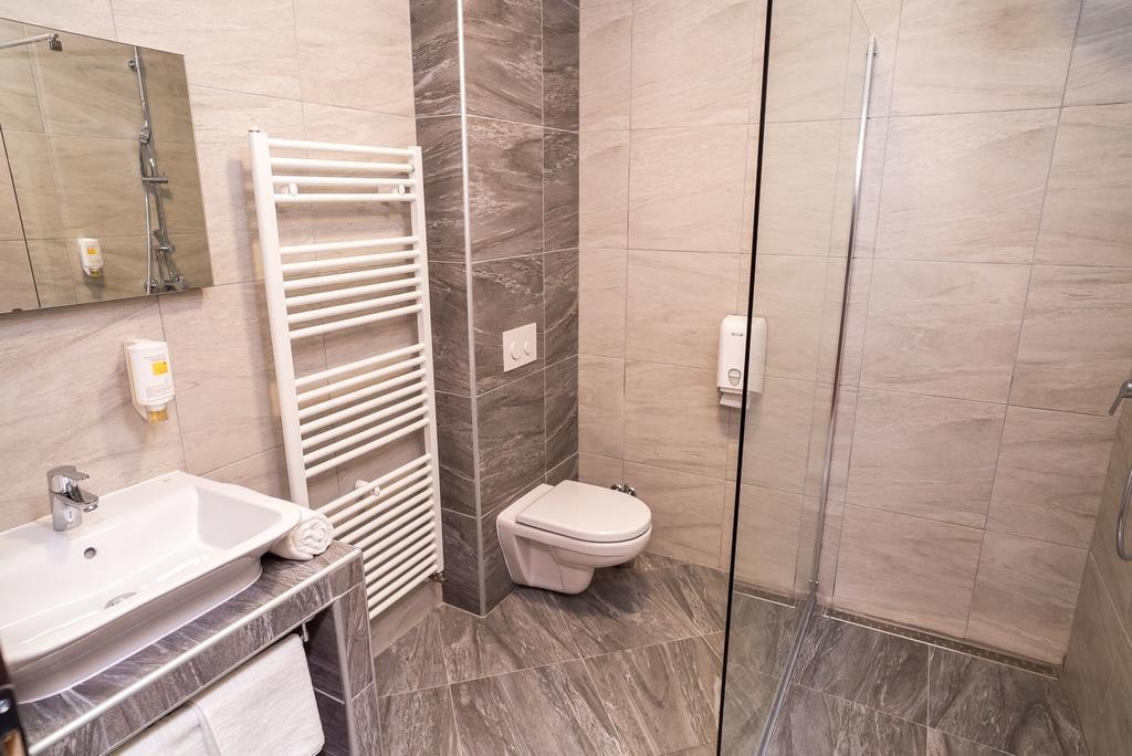 B&B Villa Angy Korenica Bagian luar foto