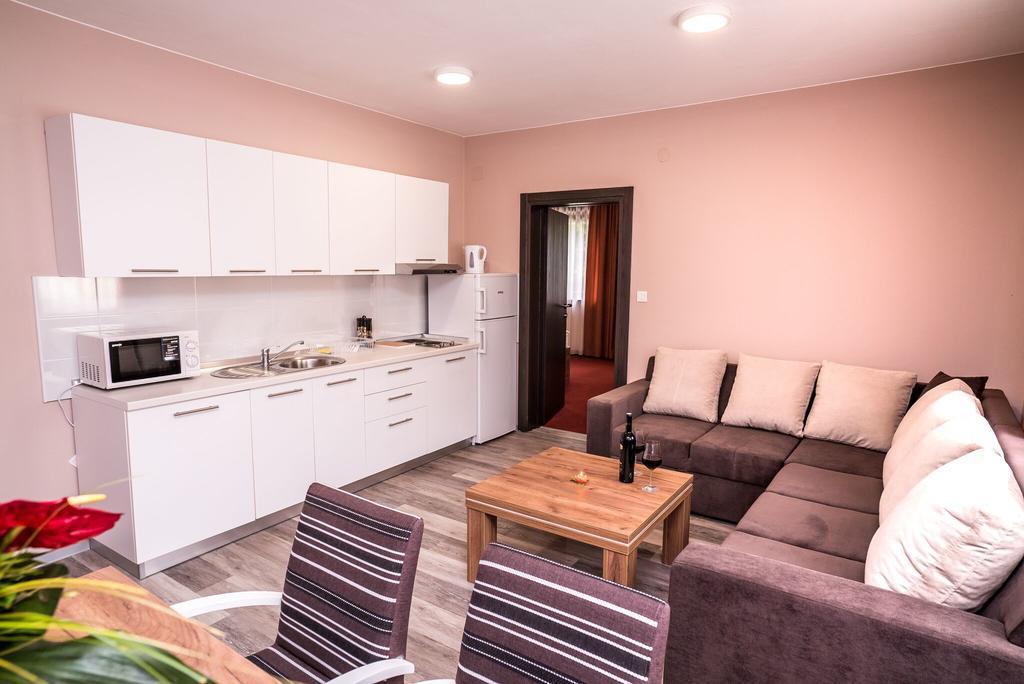 B&B Villa Angy Korenica Bagian luar foto